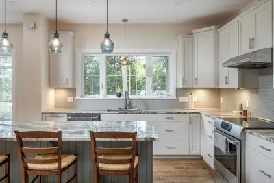 Image de Birch St- Luxury on the Lake