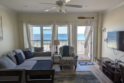 Oceanfront penthouse -“Sunkissed”
