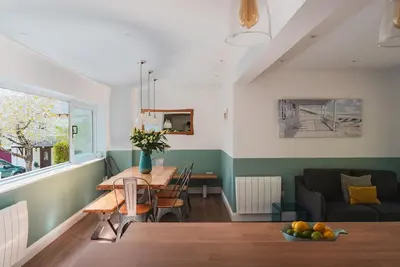 Image de BeachBreak, Sleeps 9, Pets, Hot Tub
