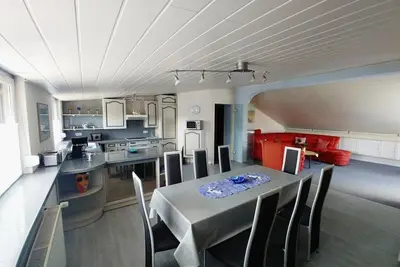 Image de Cozy holiday apartment (90 sqm) in the attic for up to 5 people