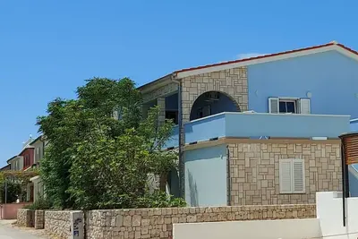 Image de Apartment Blue for up to 6 people, air conditioning, close to the beach, spacious terrace