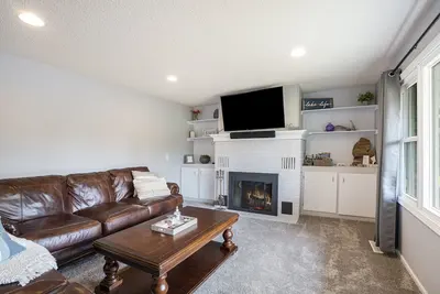 Image de Beautiful ranch situated on a ravine within minutes to downtown South Haven
