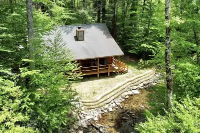 Image de Peaceful Creekside Retreat at the foot of Mt. Mitchell!