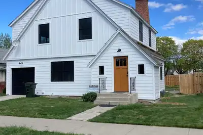 Image de Large House 2 Blocks from Downtown Baker, large yard, and garage 4bed/2 Bth