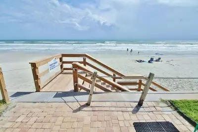 Image de Oceanview Condo in Oceanfront Complex! Steps from No-Drive Beach & Pool