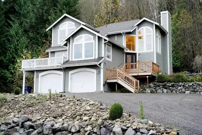 Image de Mountain View Estate Forest Hot Tub Full Arcade