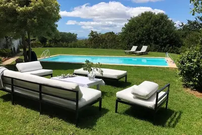 Image de Beautiful Bishopscourt home with views