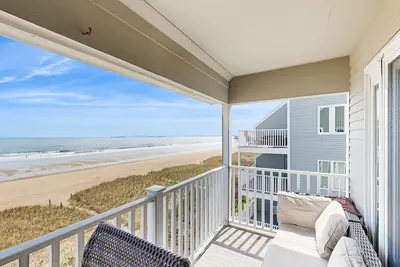 Image de Amazing beachside condo w/private balcony/free WiFi/full kitchen - near Portland