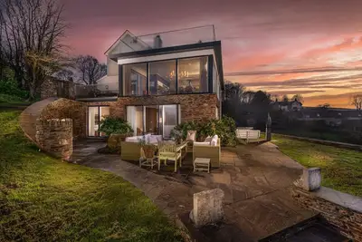 Image de Golden Meadow - a house that sleeps 14 guests in 7 bedrooms