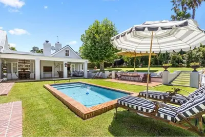 Image de Beautiful 3 bedroom Constantia home