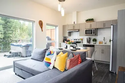 Image de Reved Up & Out - Remarkable Two Bedroom Condo