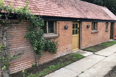 Image de Newly Refurbished Cottage in the Orchard of Manor House