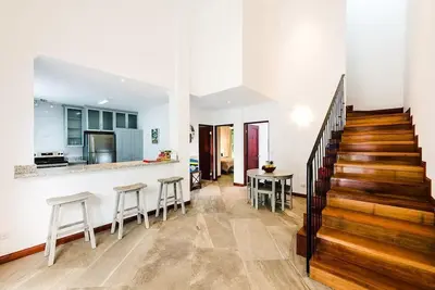 Image de New Modern Villa, Walking Distance to Beach!