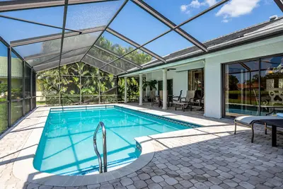 Image de Lakefront home in Gated Community, near Gulf Beaches