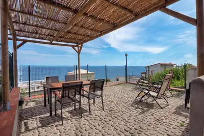 Image de Appartement avec magnifique terrasse vue sur la mer,