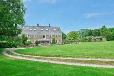 Image de Large country house, near Heligan Gardens, an ideal base for exploring Cornwall.