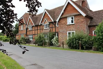 Image de Spacious Grade 2 Listed 2 bedroom apartment in South Oxfordshire village