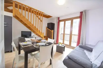 Image de 3 pièces Duplex 6 personnes Vue Piste