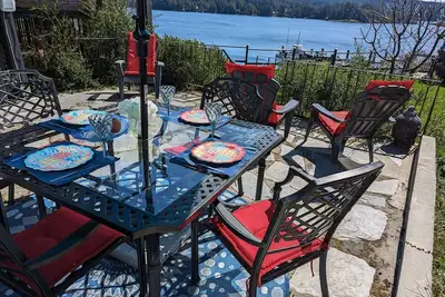 Image de Awesome Waterfront Location!