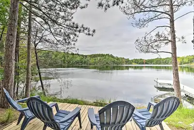 Image de Quiet Retreat on Lake w/ Kayaks, Boats + Bikes!