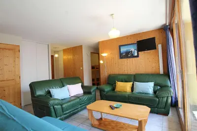 Image de Bel appartement lumineux 54m², 3 pièces, 6 pers. , coeur de Montgenèvre, animaux acceptés, balcon.