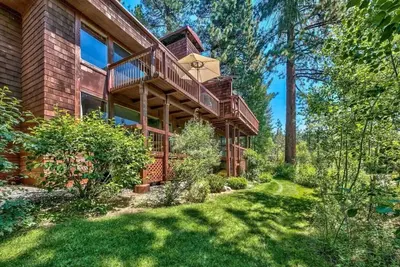 Image de Tahoe Zen | Private Beach & Fireplace | Sleeps 7