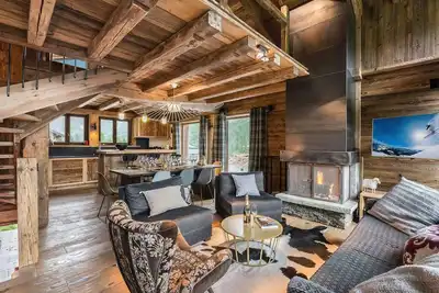 Image de Chalet de Luxe à Val d'Isère avec Jacuzzi et Hammam