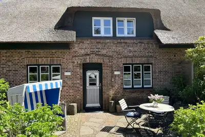 Image de Nice 2-room apartment with terrace, parking space, Wlan. Pets allowed.