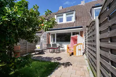 Image de Modern house for 6 pers. with terrace, parking space, Wlan. Pets allowed.