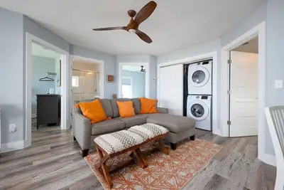 Image de Front Top | Oceanfront slice of heaven!