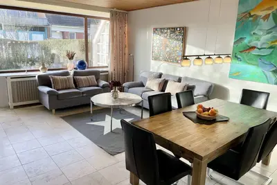 Image de Familial, situé au centre terrasse de la maison (120m ²) avec terrasse,