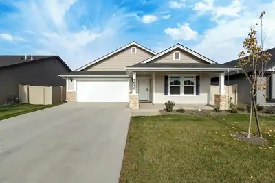 Image de Next to Idaho Center~king bed~5 TVs~Room for all
