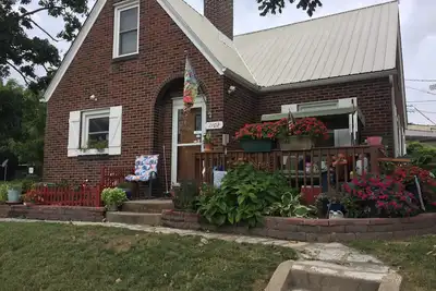 Image de Cozy house within walking distance of the historic downtown district.