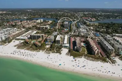 Image de Anchorage Resort 9th Floor 2-Bedroom Condo with Balcony- Gulf Views! Pool, Beach
