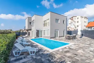Image de Magnifique maison à Bibinje avec WiFi