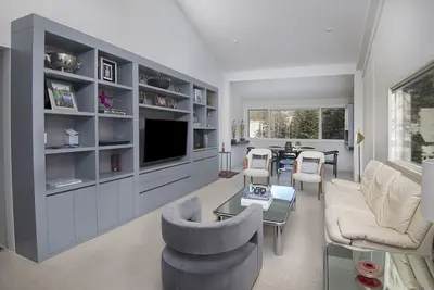 Image de Ski-in/ski-out condominium at the base of Vail Mountain. Best location, pool! !