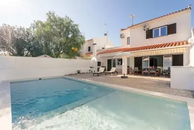 Image de Vitamin Sea- Contemporary Beach Villa with heated pool