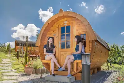 Image de Schlaffass Muskattrollinger - Müllers Weingut und Weinstube im Auerberg