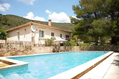 Image de Sunny family home with private pool