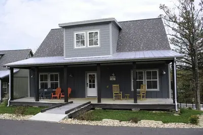 Image de Family Cabin, Modern, Scenic Views, oversized deck