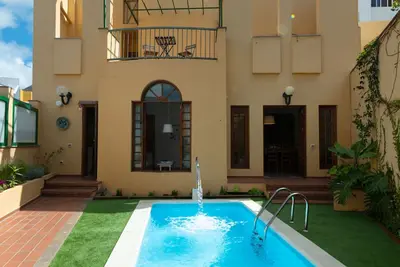 Image de The Yellow House - Solarium - Climatized Pool