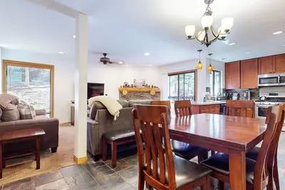 Image de Guest's Favorite! Pool & Game Room On-site, Near The Village