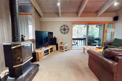 Image de Spacious Home, Gas Grill. Near The Village, Great Complex Amenities for All!