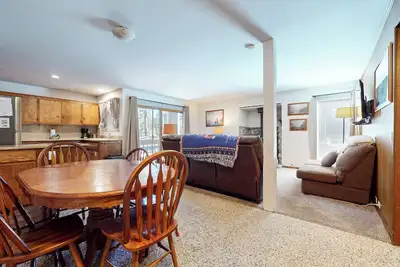 Image de Pet-Friendly, On Ground Level, Forest Setting, Near The Village! On-site Pool