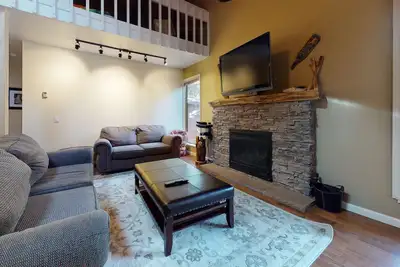 Image de Remodeled & Spacious, Gas Grill. Near The Village. Great Complex Amenities