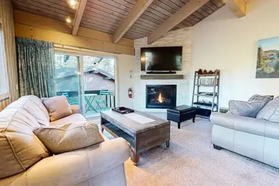 Image de Spacious Remodeled Home, Family Favorite! Private Gas Grill, Near The Village