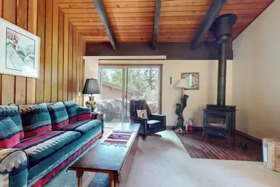 Image de Mountain Condo, Private Balcony, Near The Village & Lakes Basin. Pool On-site