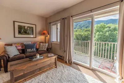 Image de South Peak view Condo w/ Indoor and Outdoor Pool, HotTub and Deck. Walk to the swim hole!