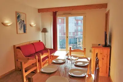 Image de 2ème étage, piscine, balcon, télévision, casier à ski, 38m², Saint Gervais