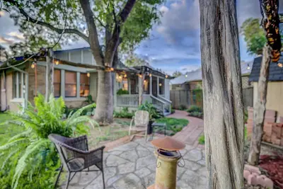 Image de New Braunfels Bungalow Central to Attractions/ Downtown